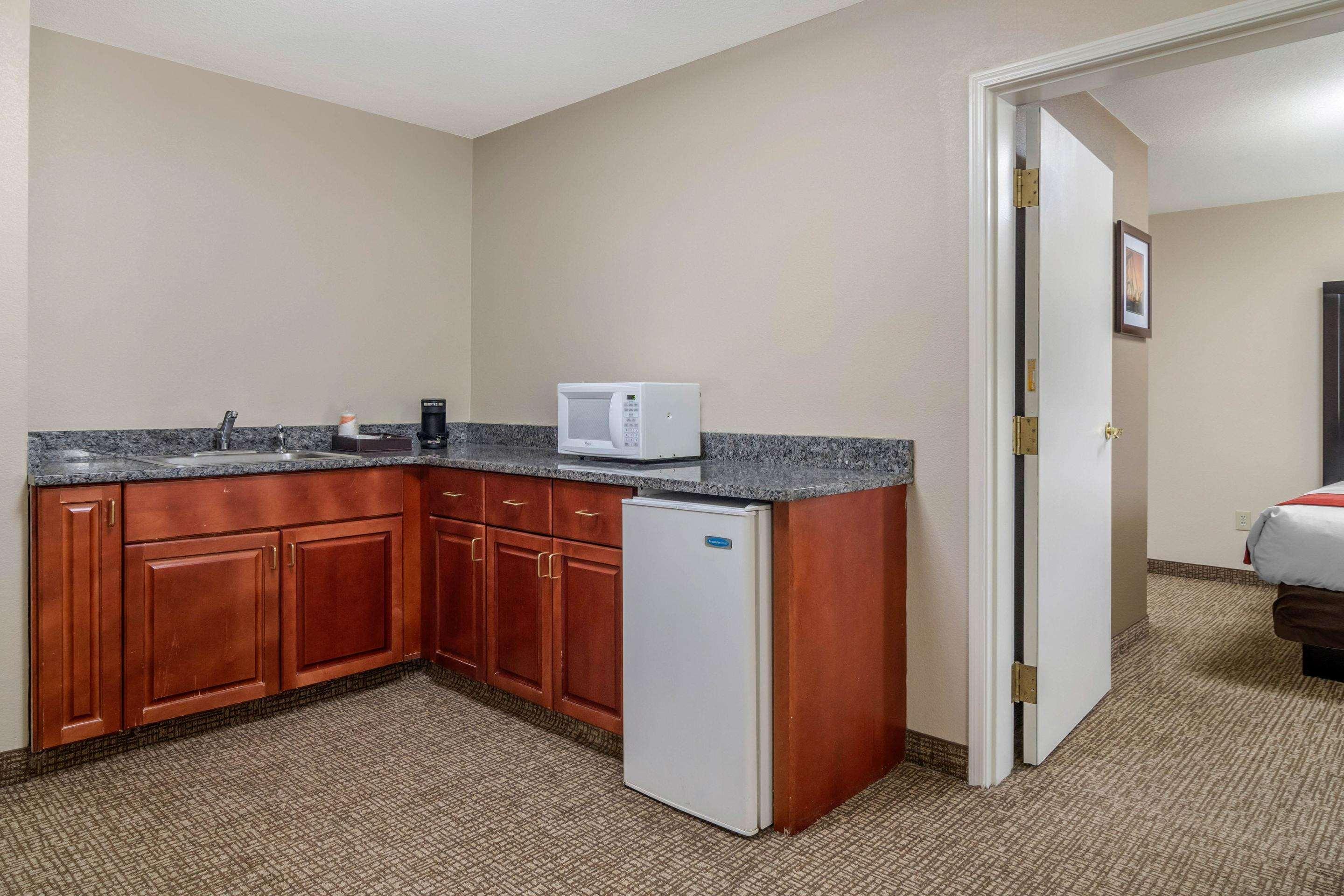Comfort Inn & Suites Atlanta-Smyrna Esterno foto